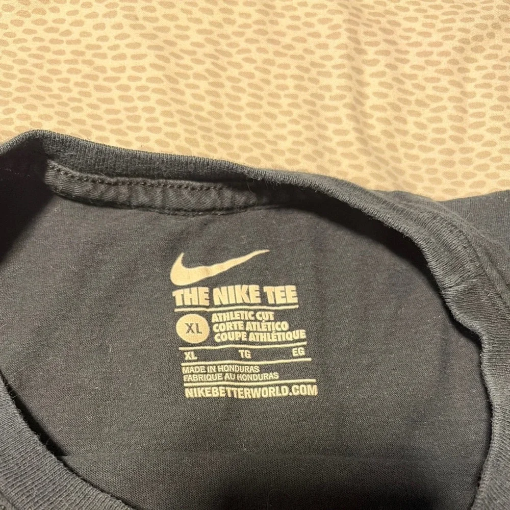Nike Mens Athletic Cut Swoosh‎ Graphic T-Shirt Black Red Blue XL Short Sleeve